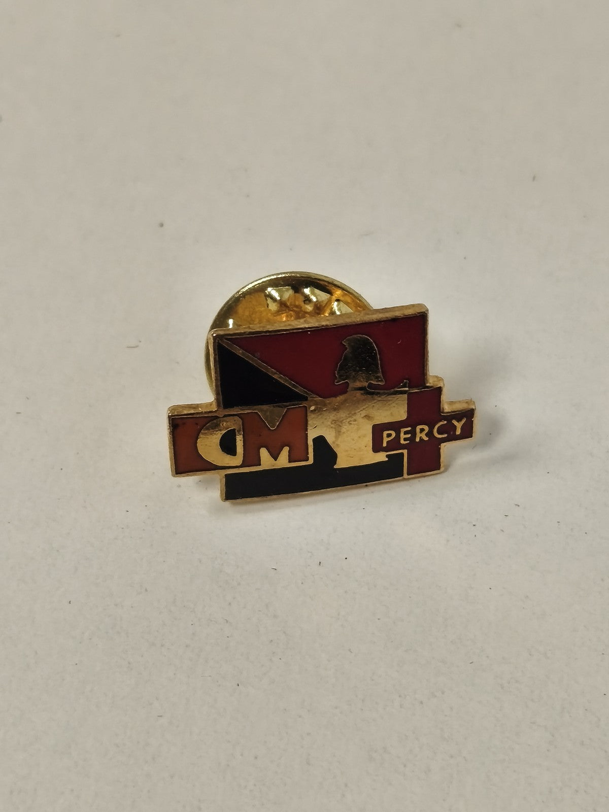 Pin's ancien rétro Percy CM, badge vintage collection, objet publicitaire rare