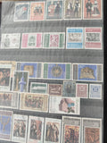 Lot de timbres bulgares oblitérés, motifs costumes, architecture et histoire