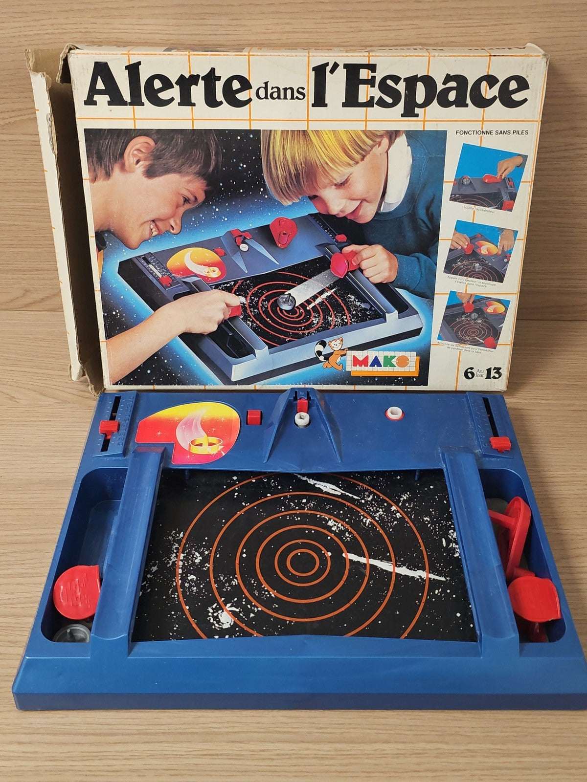 Jeu rétro Alerte dans l?Espace ancien ? Jeu de société vintage, à restaurer ou c