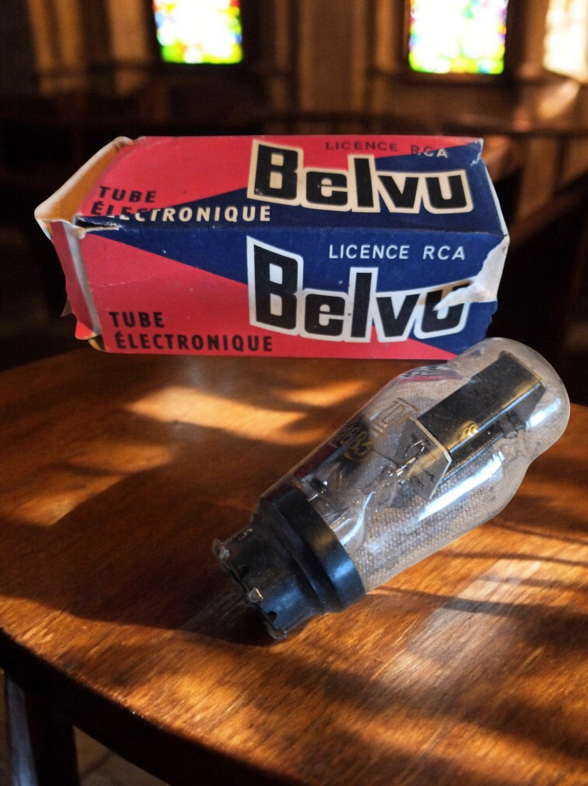 Tube électronique Belvu vintage RCA à restaurer radio ancien