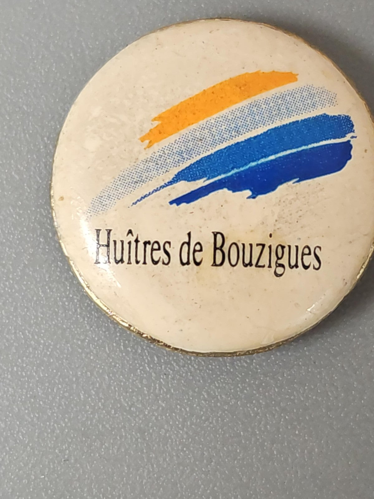 Pin's rétro ancien Huitres de Bouzigues badge collection coquillage France vinta