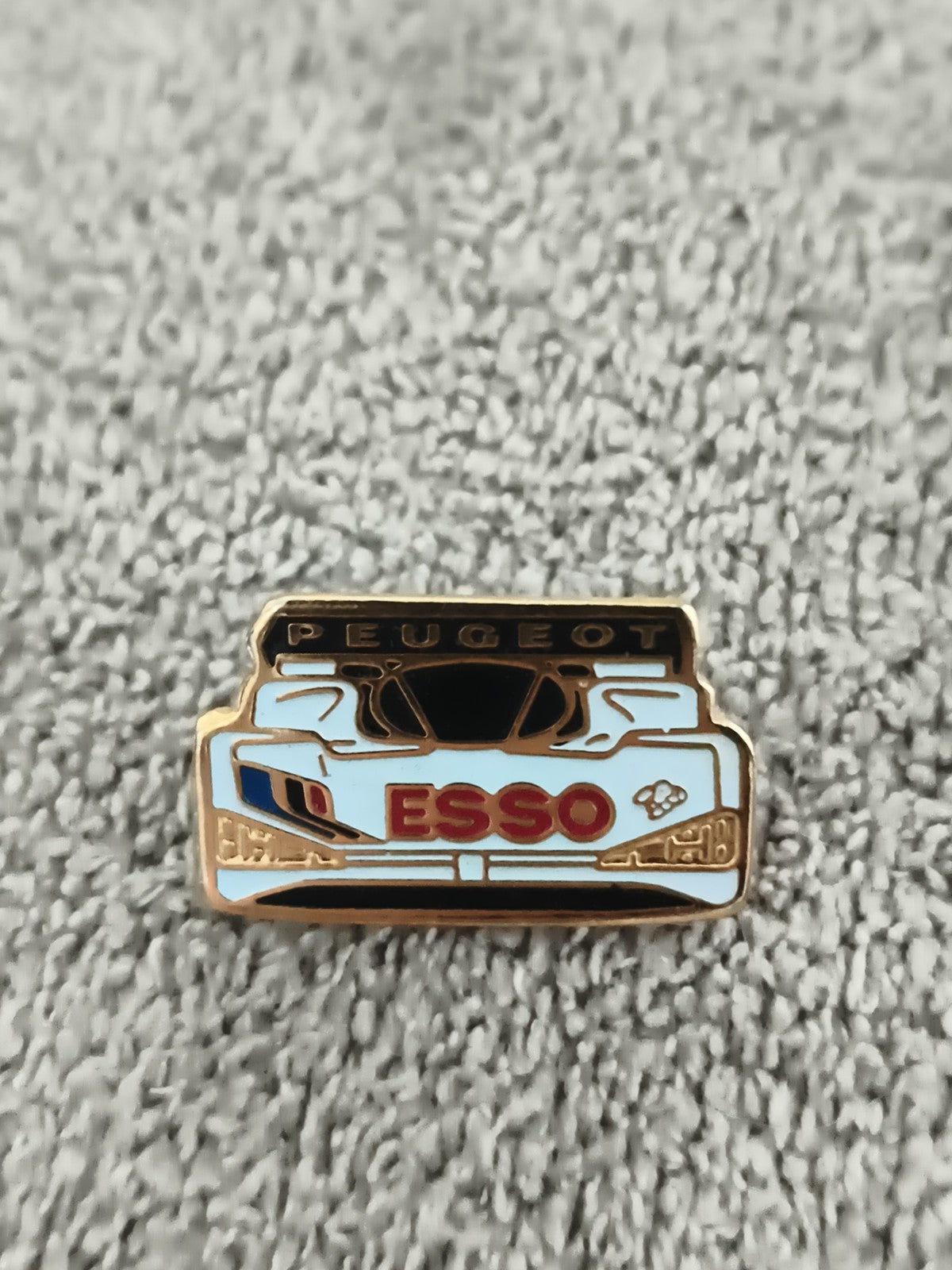 Pin's Peugeot Esso vintage voiture course émaillé auto sport (Ref 5)