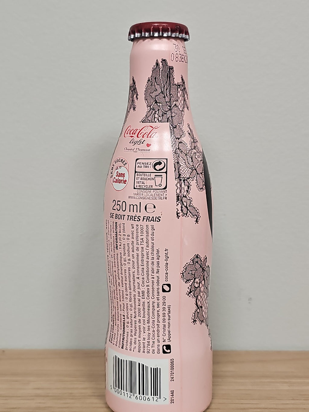 Bouteille Coca Cola pleine design Chantal Thomass édition spéciale boisson scell