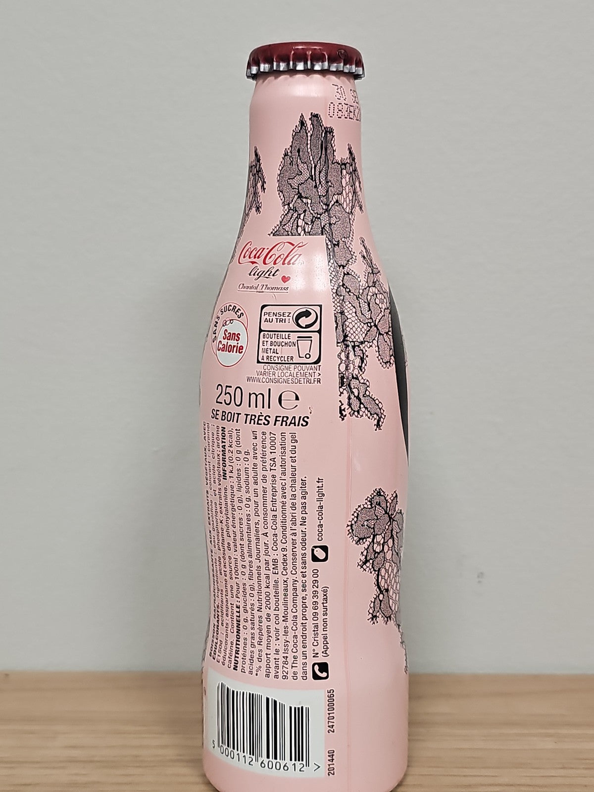 Bouteille Coca Cola pleine design Chantal Thomass édition spéciale boisson scell