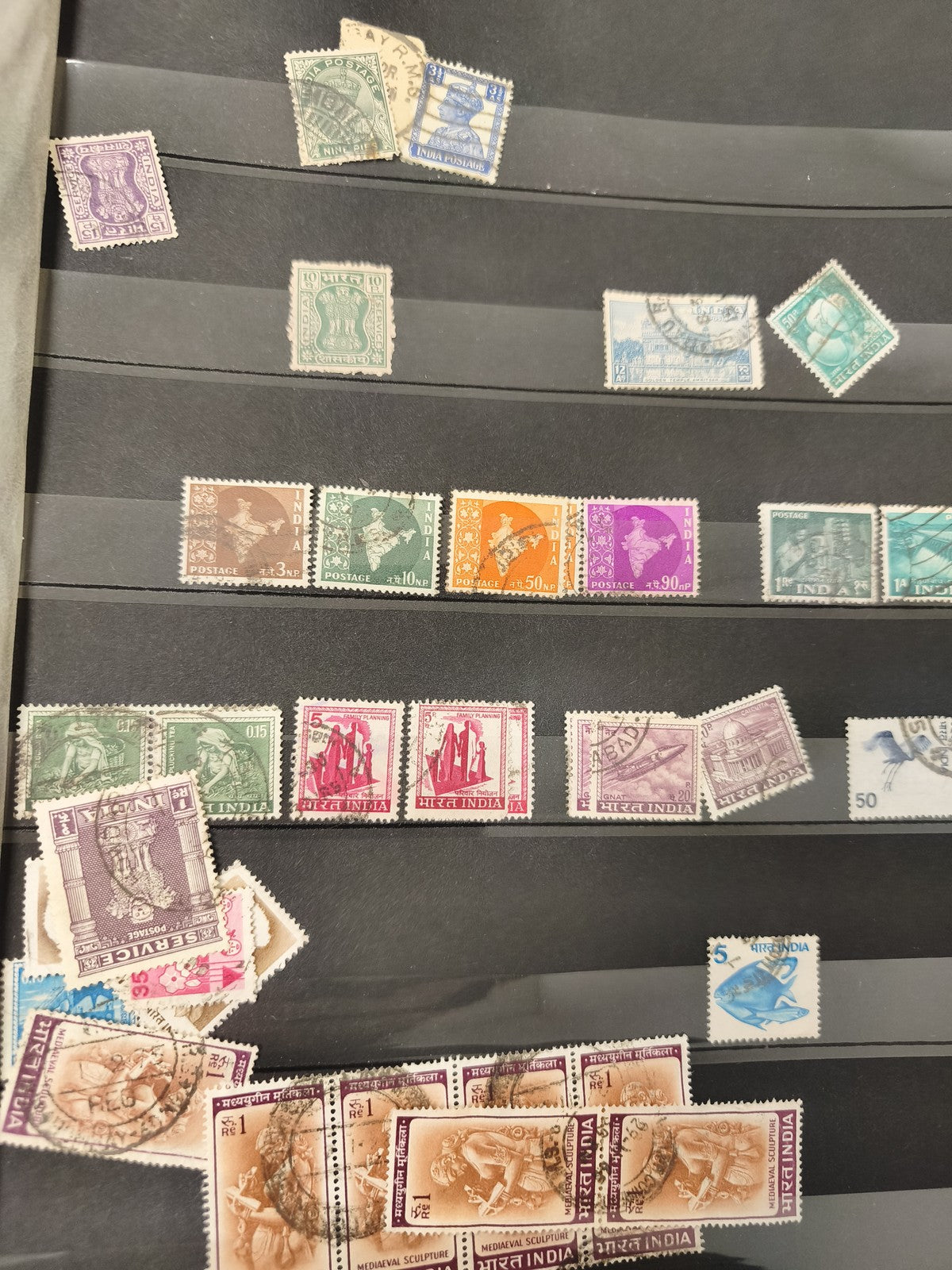 Lot anciens timbres oblitérés Inde philatélie collection, motifs variés vintage
