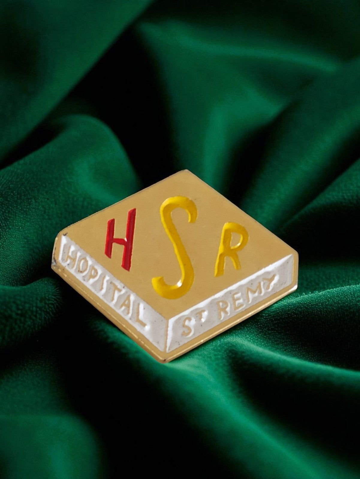 Pin's Hôpital St Remy HSR émail vintage années 80 badge publicitaire