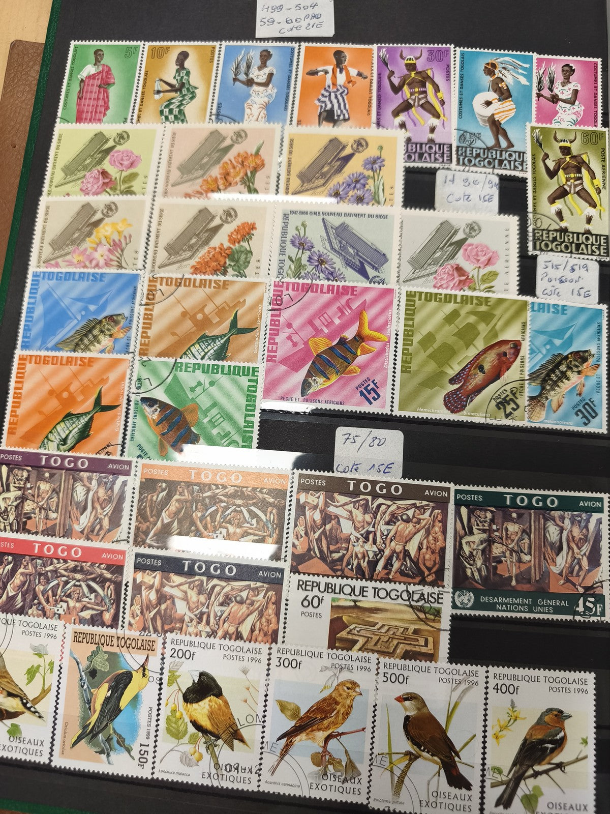 Lot de timbres Togo multicolores thématiques Afrique fleurs oiseaux poissons