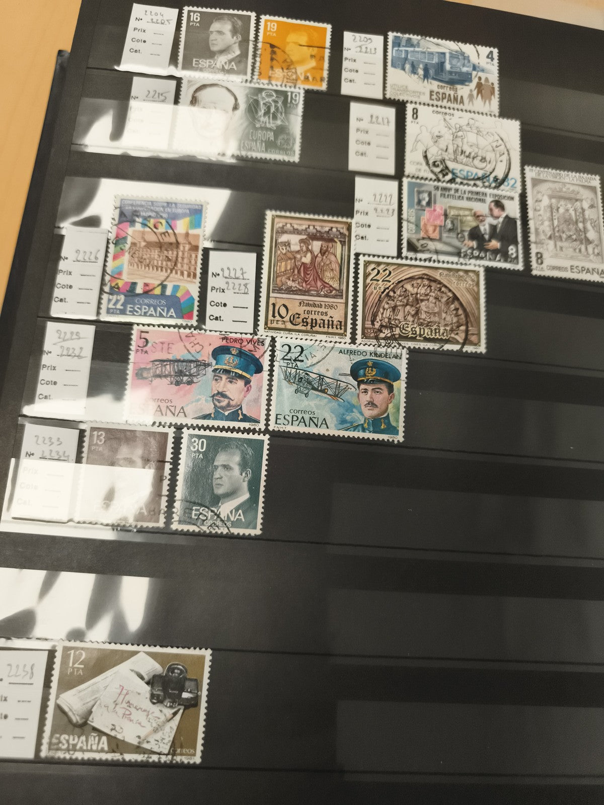 Timbres Espagne oblitérés lot thématique personnages monuments 1960s-1980s phila