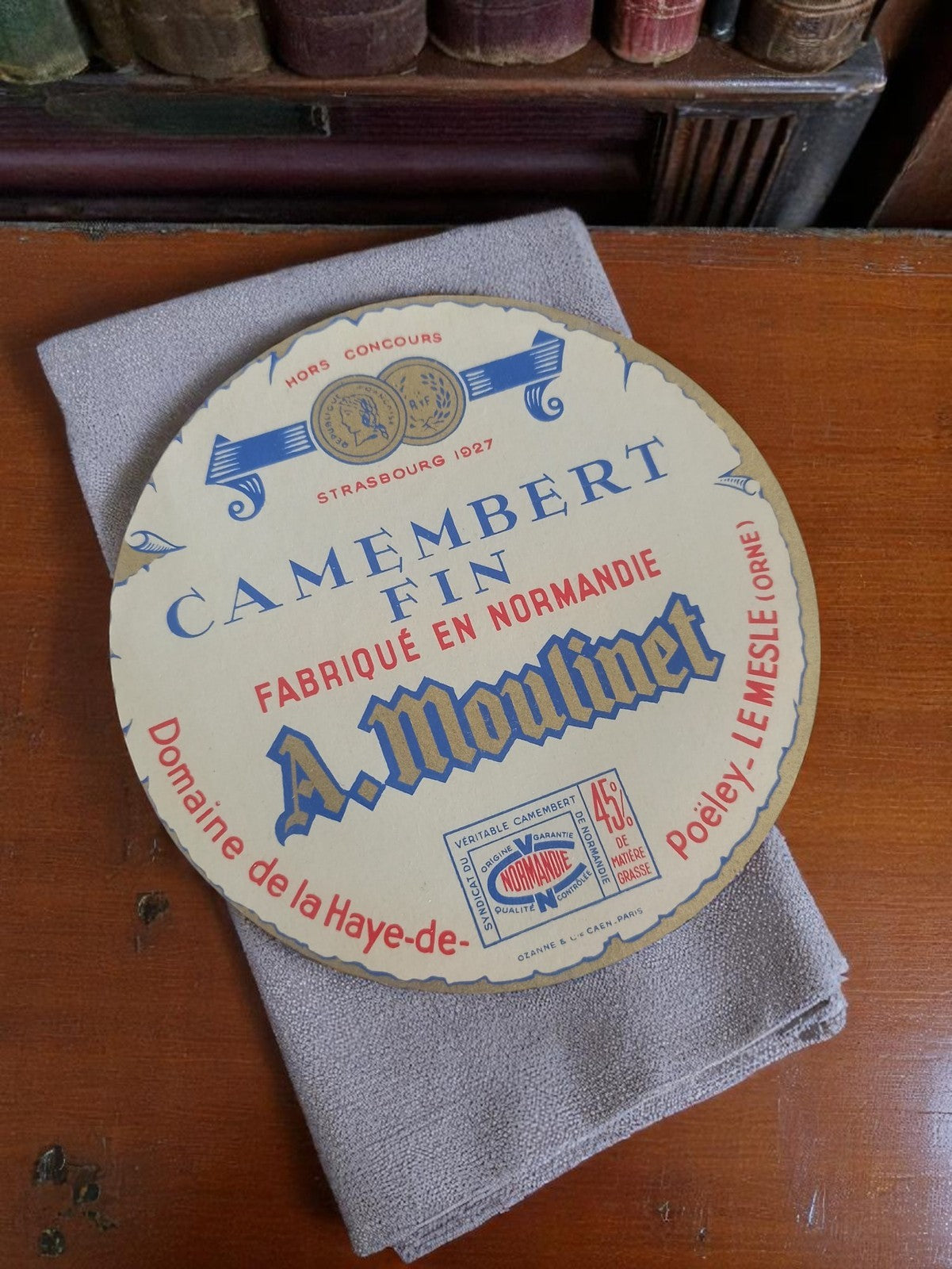 Étiquette fromagère vintage Camembert Moulinet Normandie années 30 déco