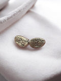 Paire boutons de manchette vintage médaillon relief antique rétro accessoire
