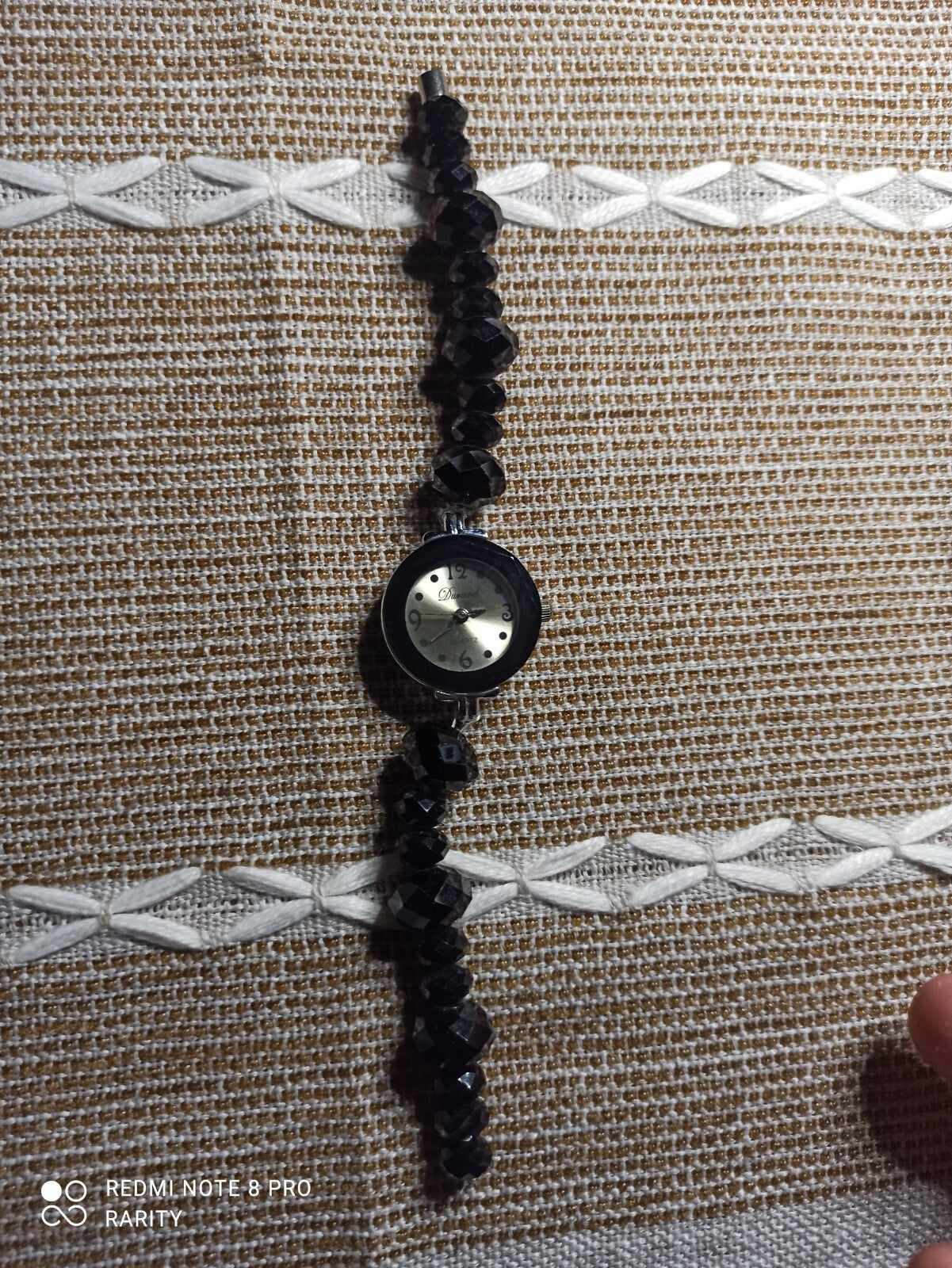 Montre Quartz Vintage Durand à Bracelet Perles Noires Facettées Femme Élégante