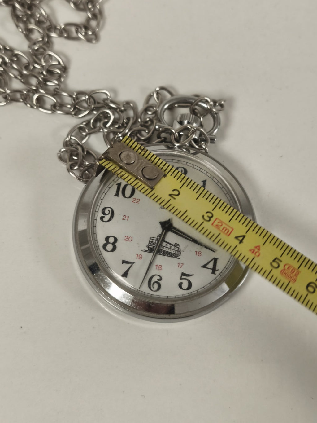 Montre à gousset Marlux antichoc avec chaîne, cadran blanc chiffres noirs