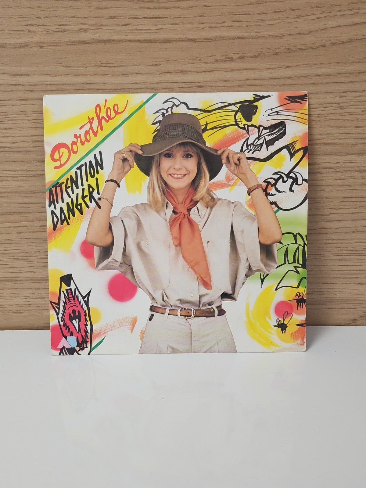 Vinyle 45T Dorothée Attention Danger disque simple chanson française années 80