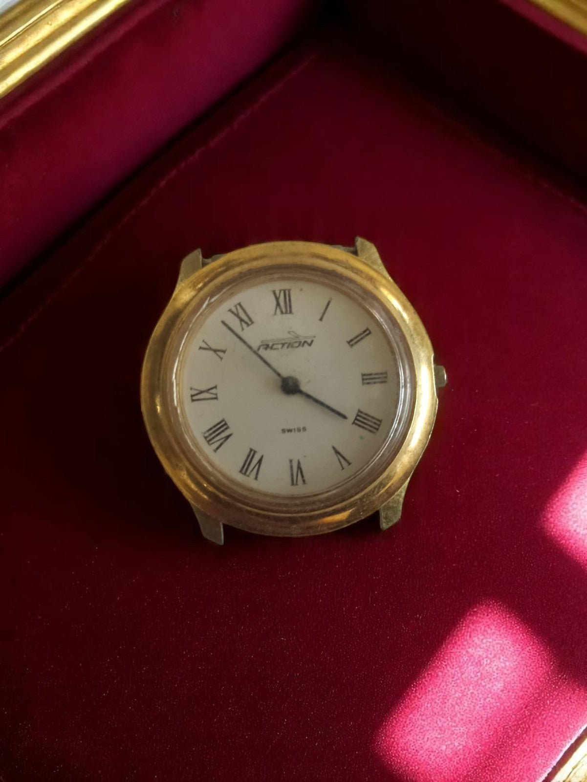 Montre femme Action vintage cadran romain doré Swiss ancien état d'époque