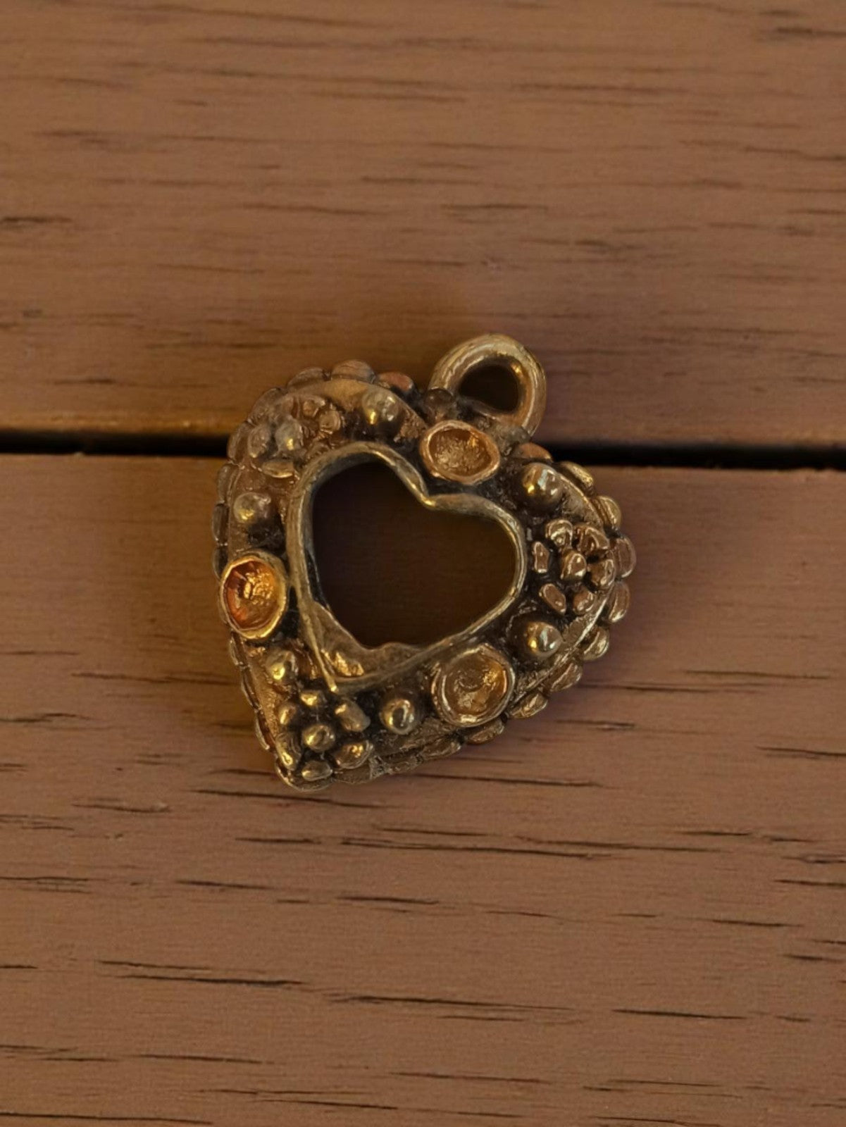 Pendentif cœur vintage métal années 50 motif ajouré bijou rétro