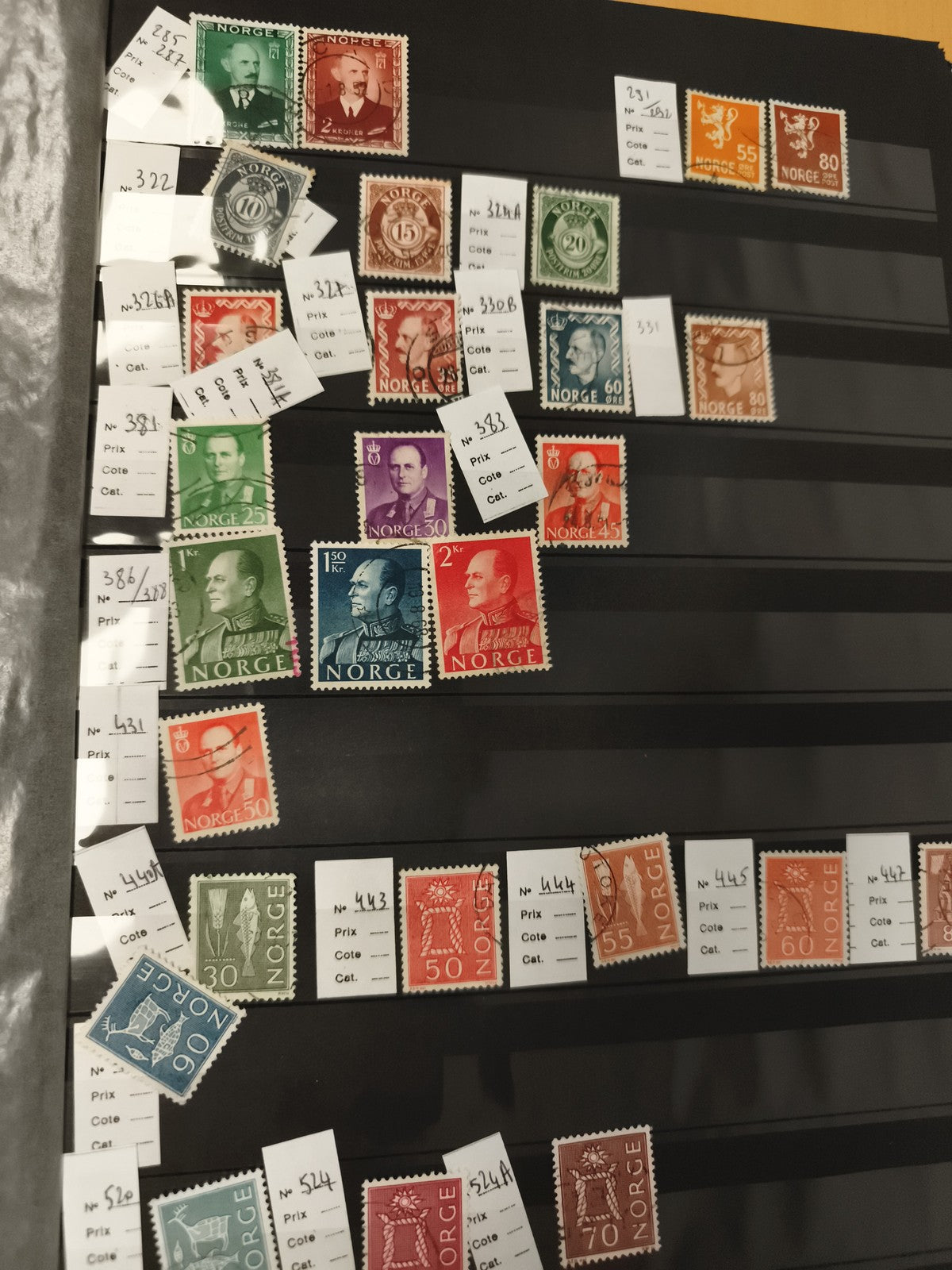 Timbres poste Norvège lot x24 différents, portraits, motifs, couleurs variées, p