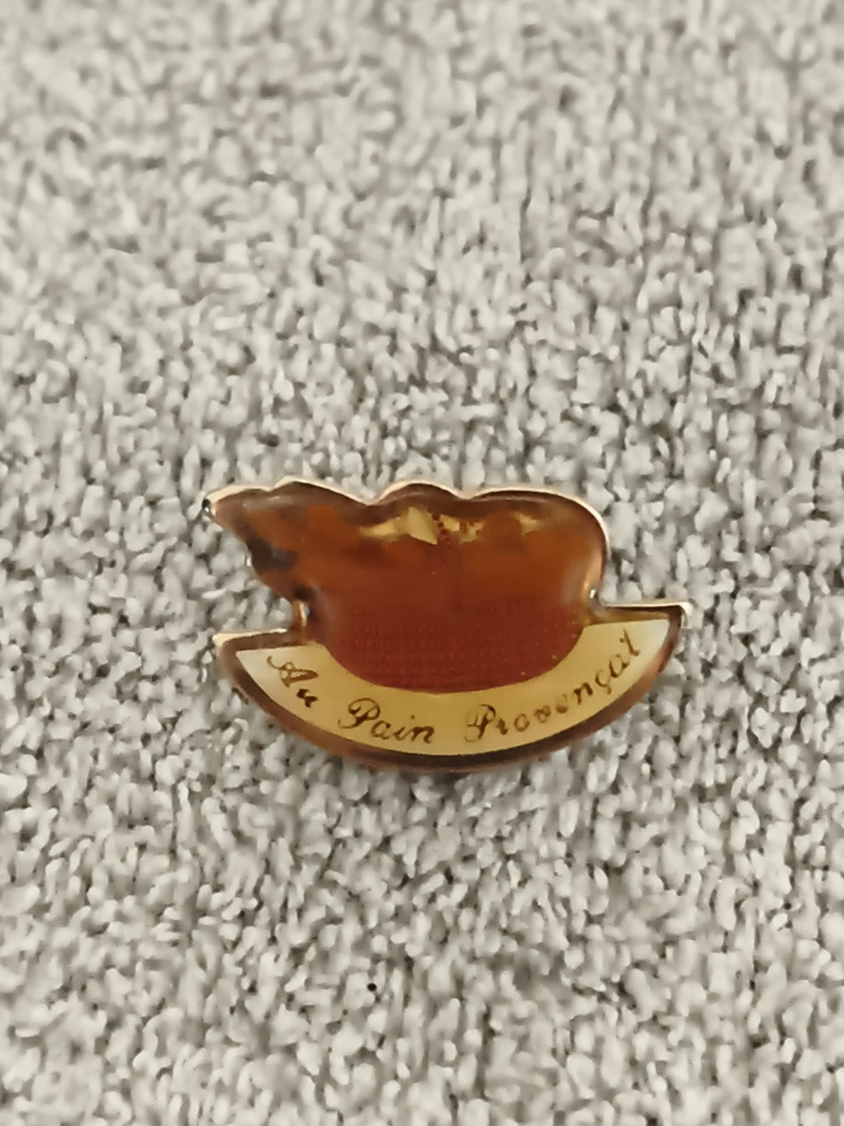 Pin's vintage Au Pain Provençal boulangerie pain émaillé badge ancien (Ref 1)