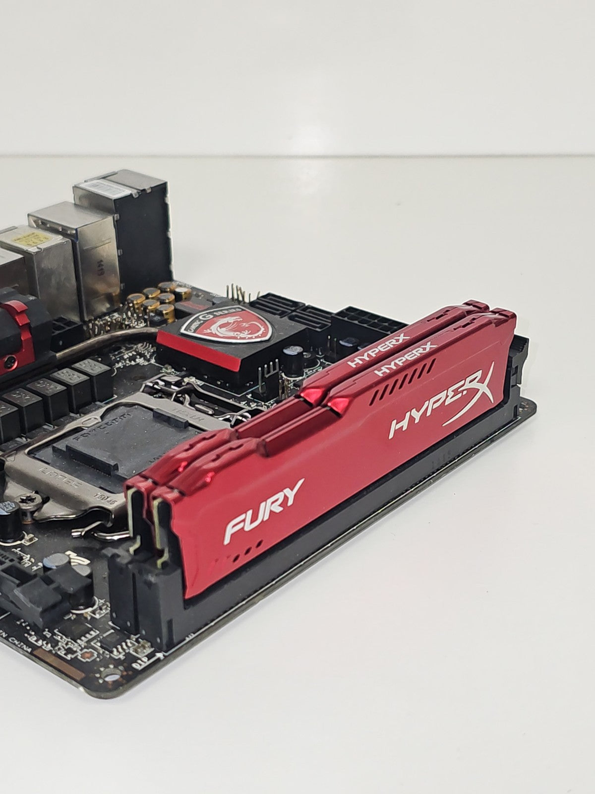 Carte mère MSI Z97I Gaming AC avec 2 barrettes RAM Hyper MSI non testée DDR3