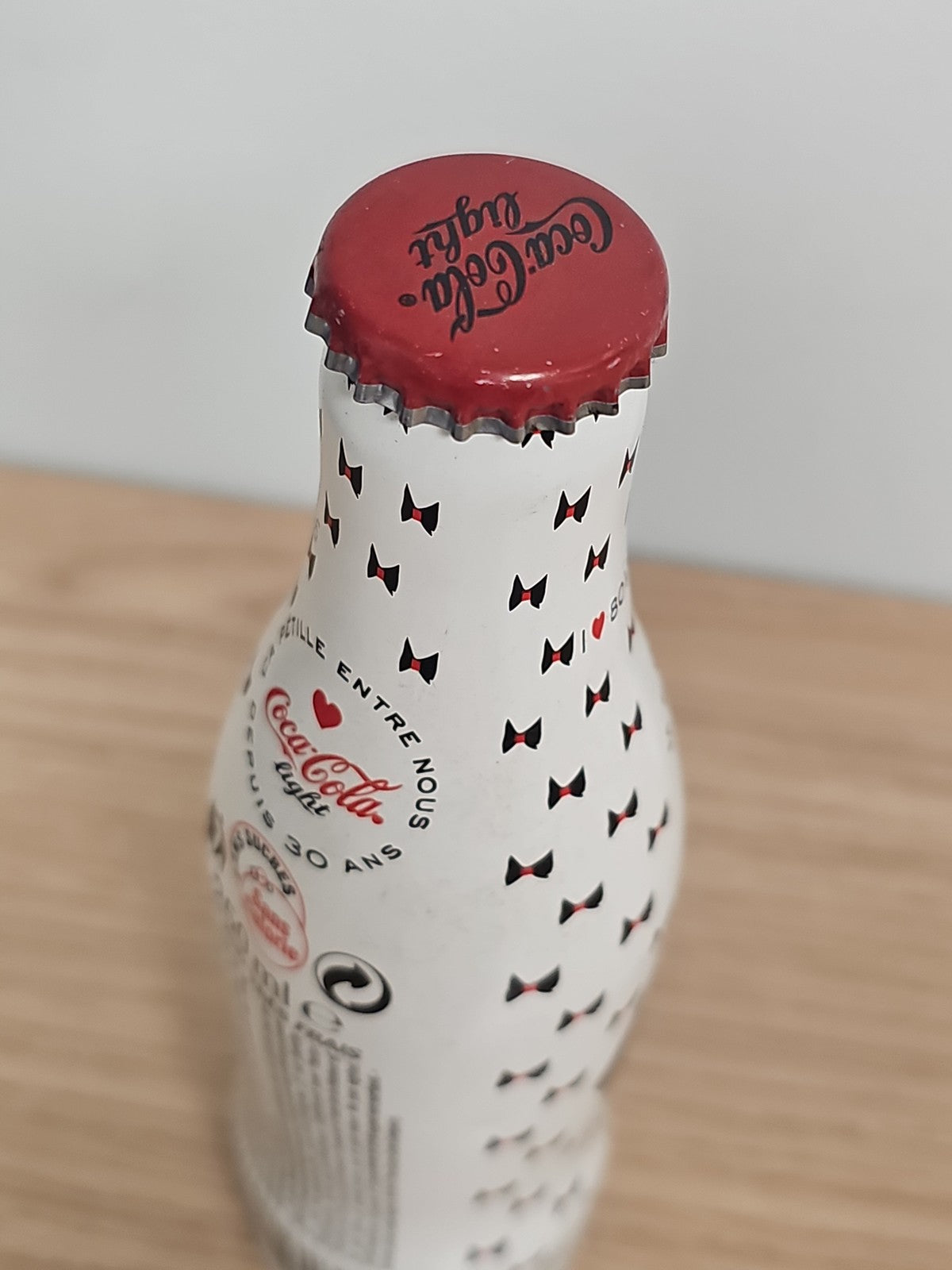 Bouteille Coca Cola pleine édition MARC JACOBS design exclusif boisson scellée