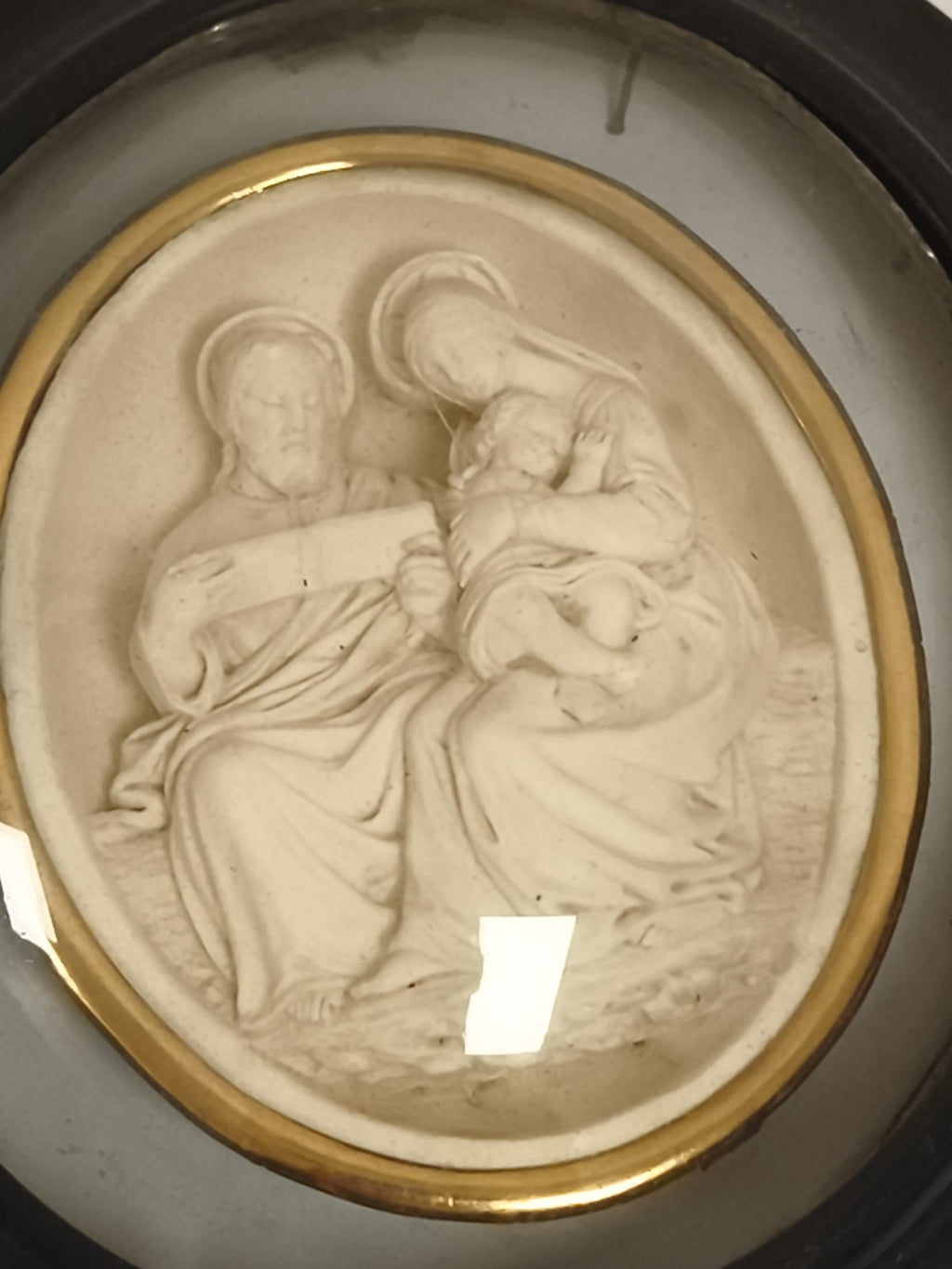 Bas-relief ancien sous verre cadre bois noirci style XIXe religieux ovale