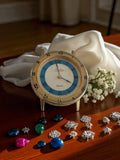 Horloge vintage Ambre quartz à poser, cadran bleu et doré, style rétro