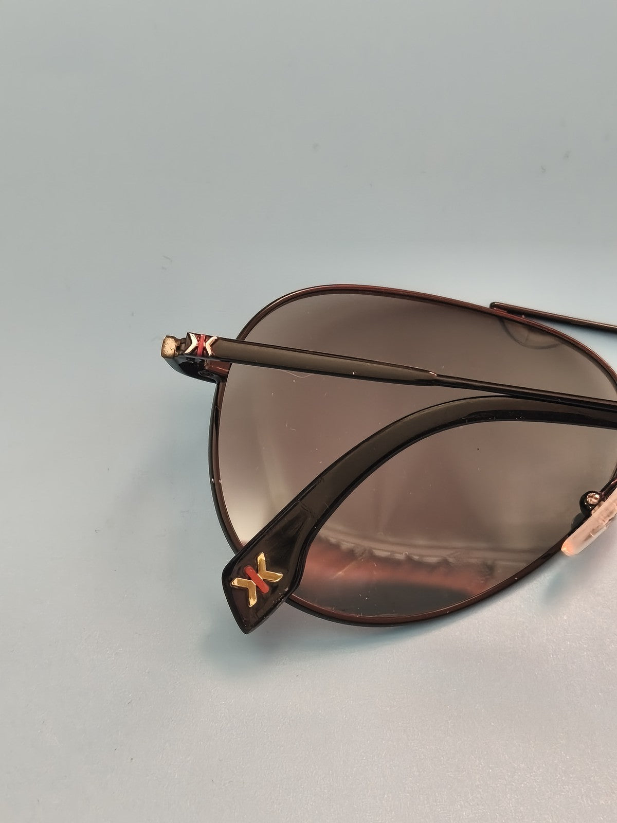 Paire de lunettes de soleil Kiss Kill, monture tendance, accessoire mode unisexe