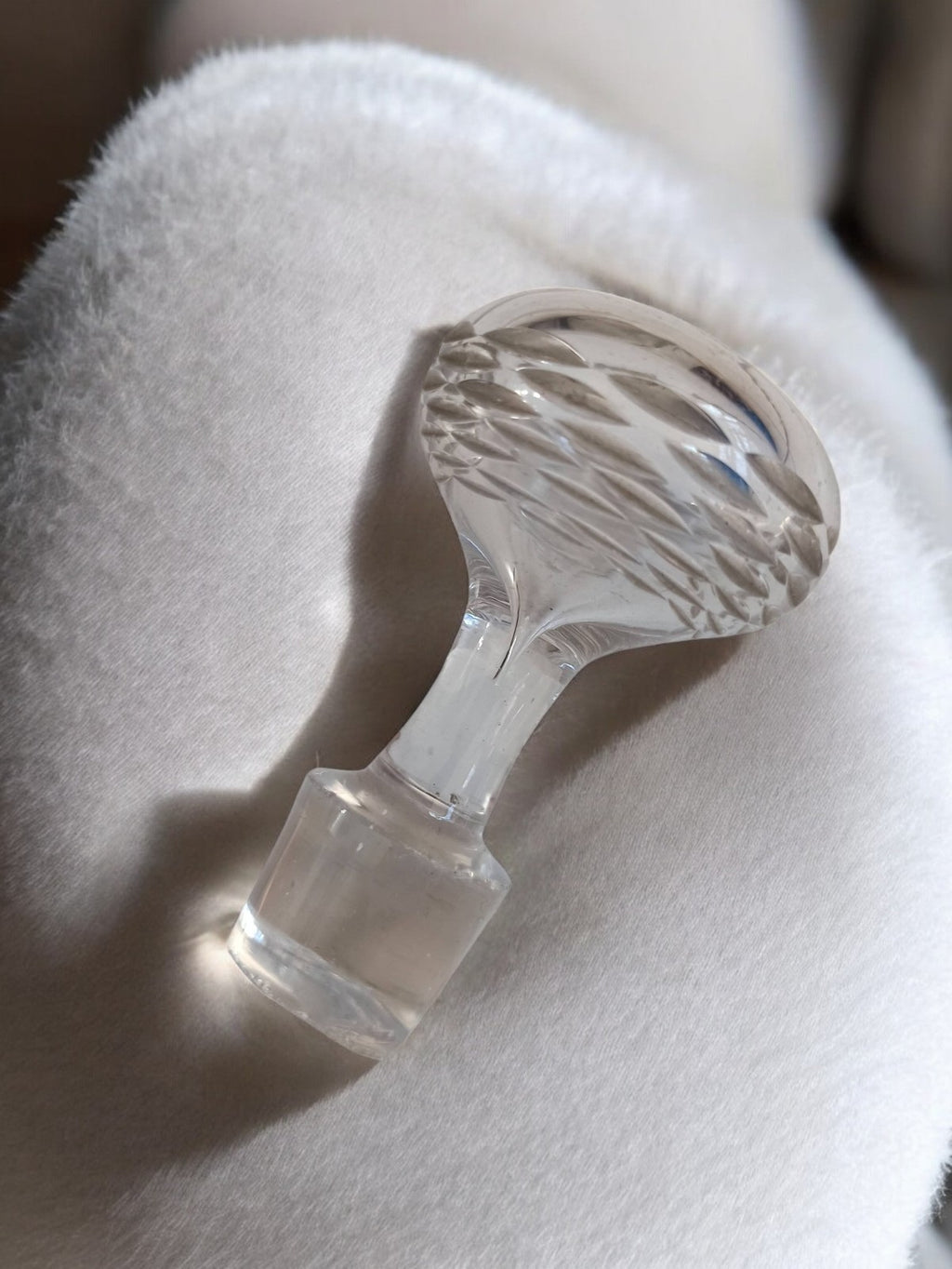 Bouchon ancien carafe whisky en verre taillé vintage, accessoire rétro déco