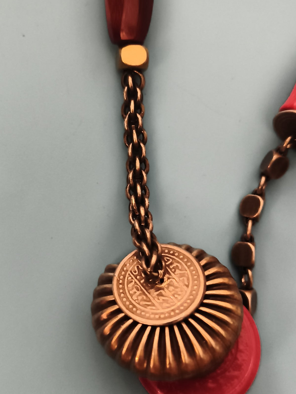 Collier fantaisie Reminiscence vintage, grosses perles rouges et dorées