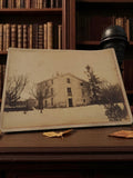 Photographie ancienne maison française hiver déco rétro vintage photo d'époque