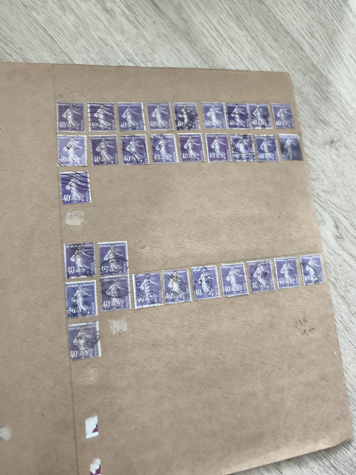 Gros lot ancien timbres Marianne 40c violet sur planche philatélie étude France