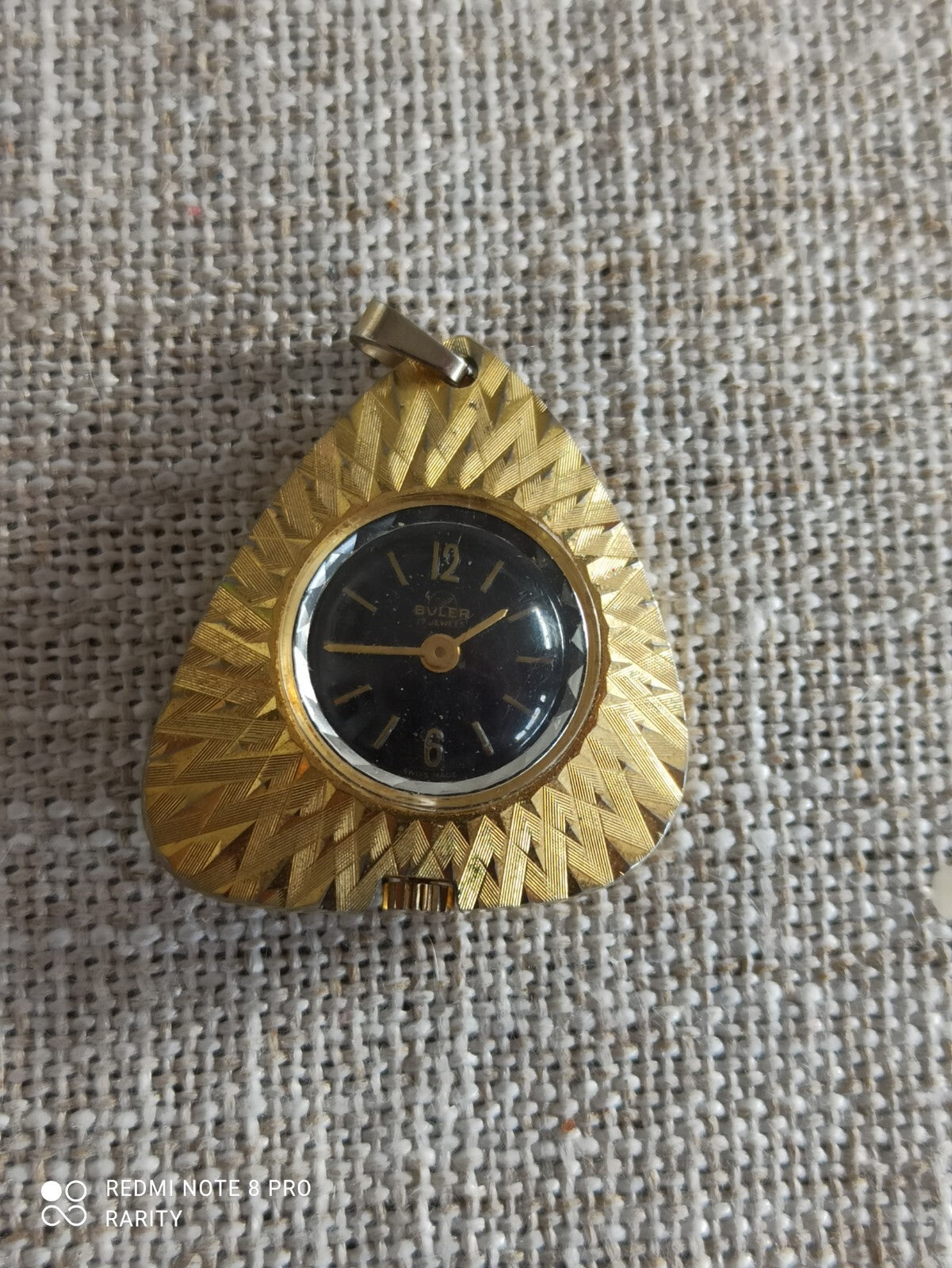 Montre pendentif vintage Buler plaquée or, forme triangle, ancienne, à réviser