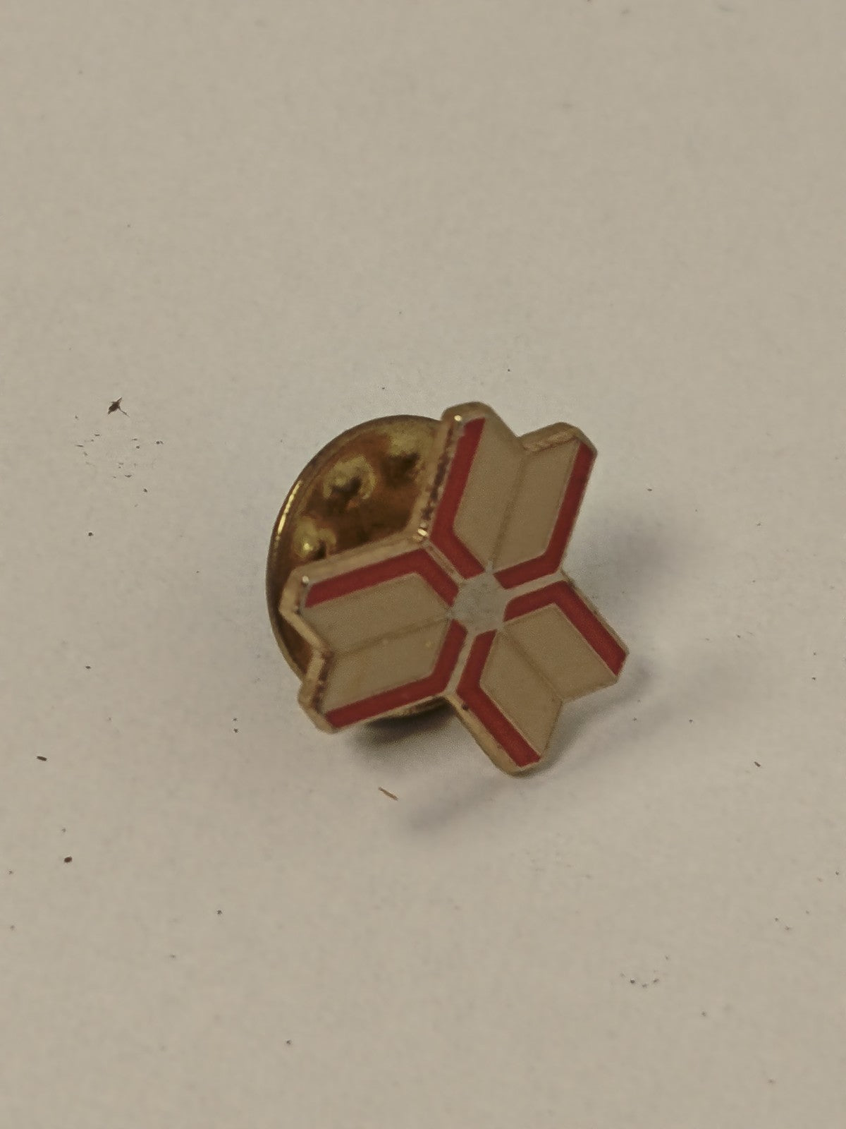 Pin's vintage ancien rétro collection badge broche années 80 objet publicitaire