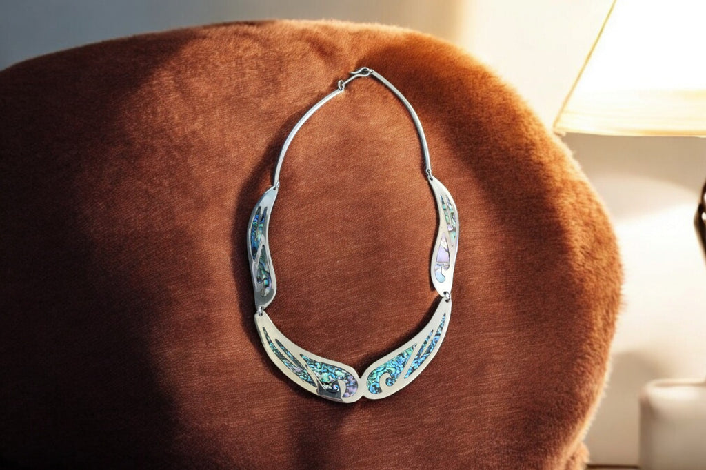 Collier plastron Alpaca argenté nacre incrustée design bohème turquoise