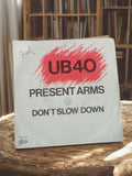 45 tours UB40 vintage Present Arms vinyle ancien pochette Epic rétro