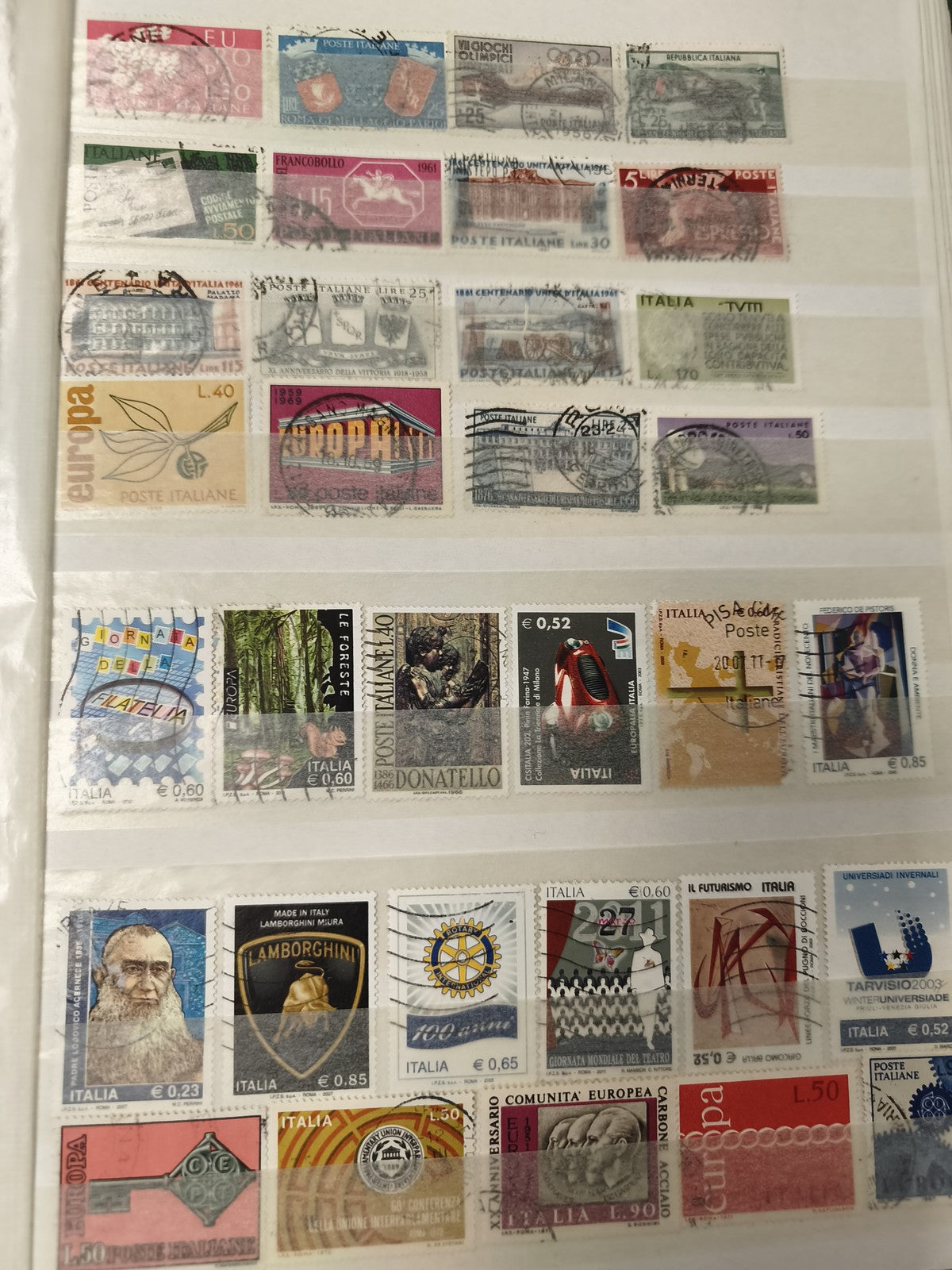 Lot de timbres oblitérés Italie, motifs variés, couleurs multiples, philatélie