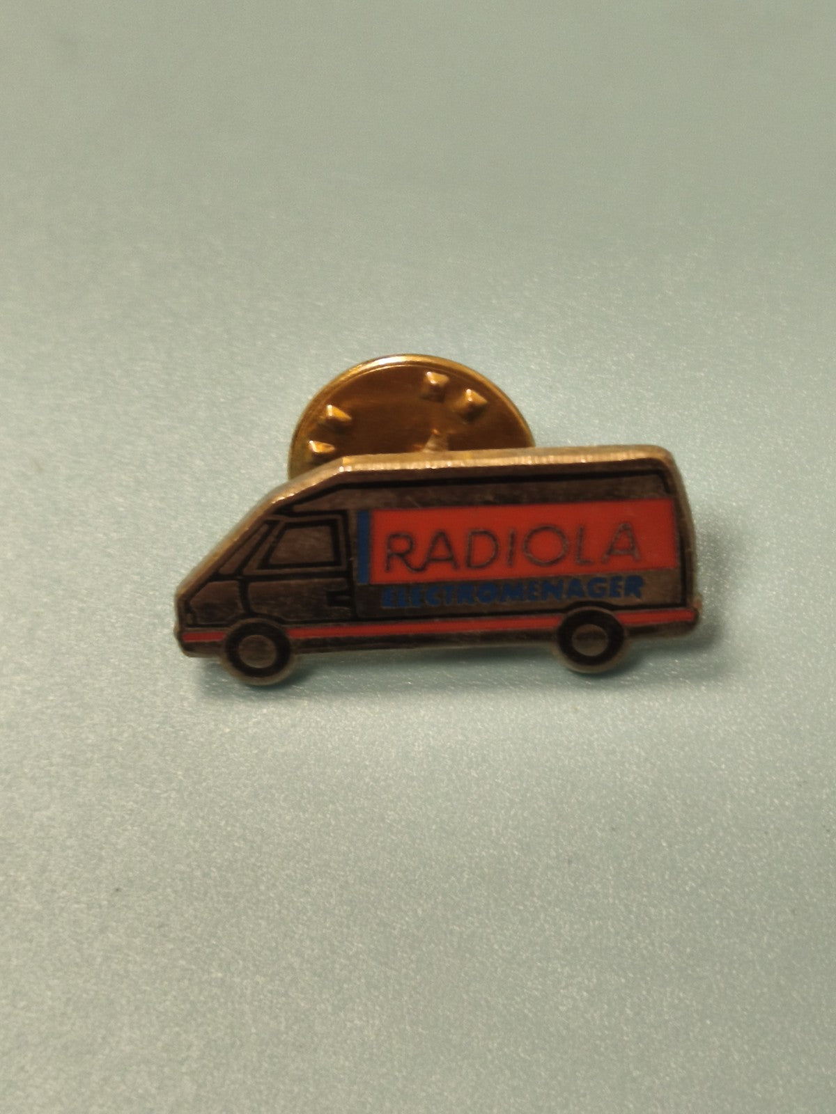 Vintage pin's Radiola utilitaire, camionnette publicitaire électroménager rare