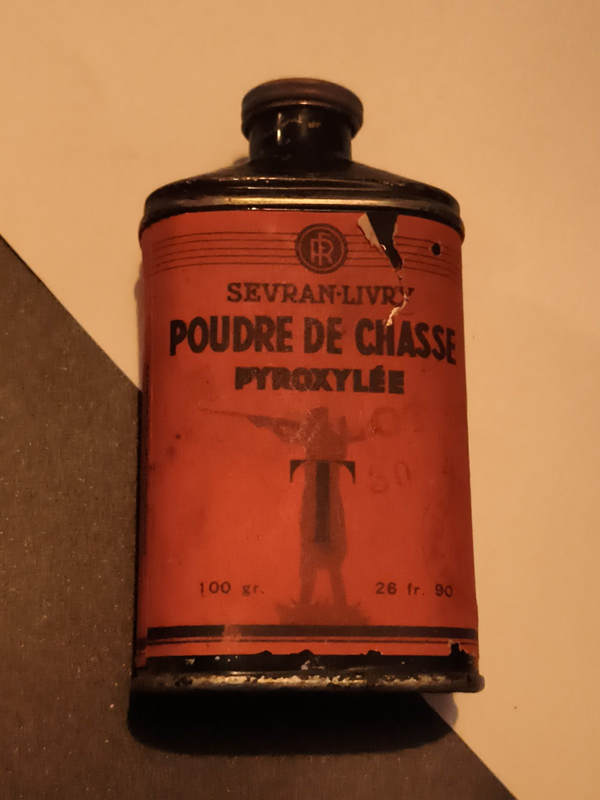 Boîte métal SEVRAN-LIVRY poudre de chasse pyroxylée vintage rouge