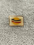 Pin's vintage rectangulaire jaune blanc motif graphique années 80-90 (Ref 2)