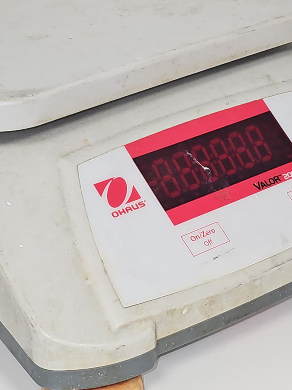 Balance électronique Ohaus Valor 2000w non fonctionnelle pour pièces ou réparati