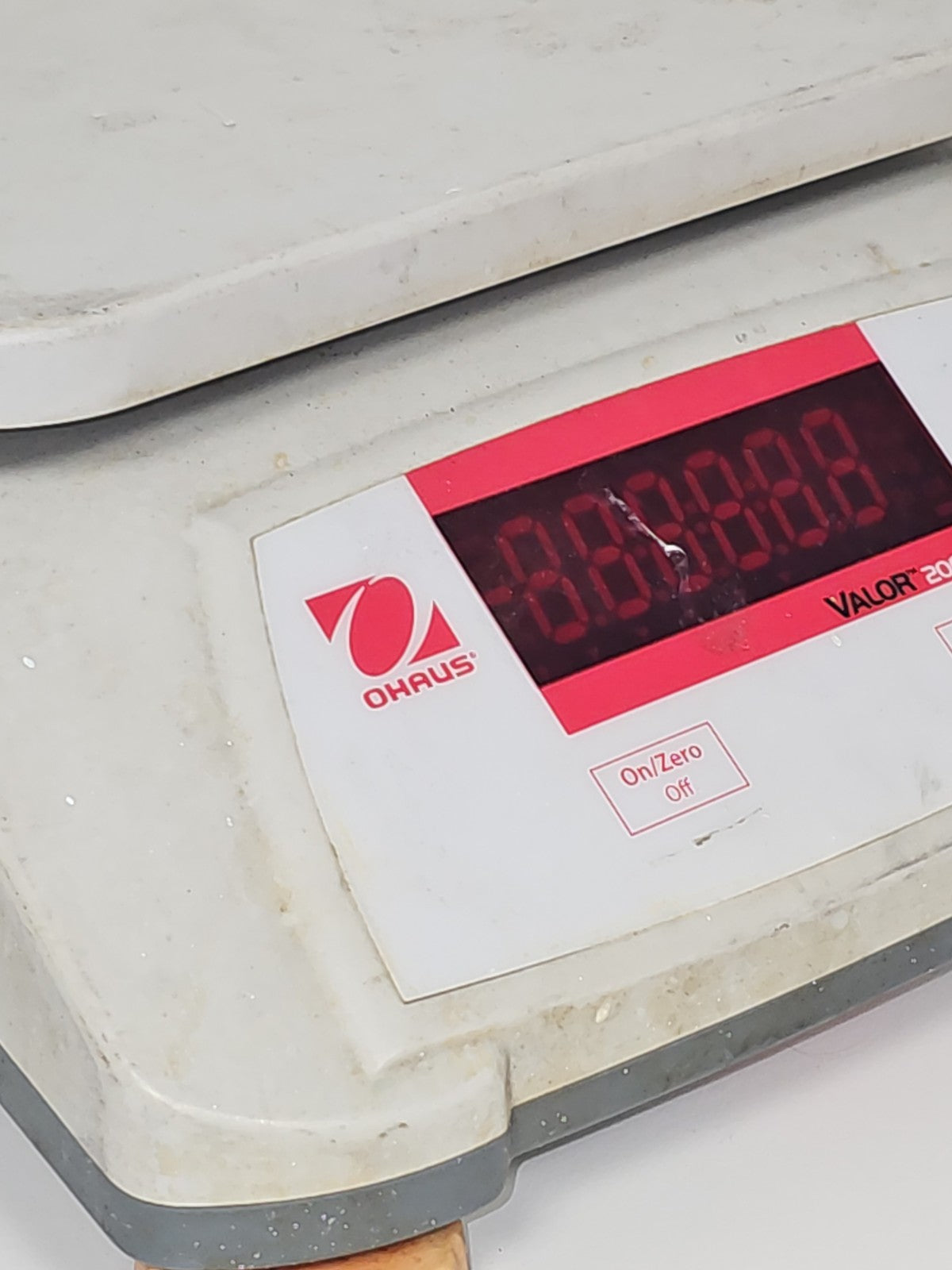 Balance électronique Ohaus Valor 2000w non fonctionnelle pour pièces ou réparati