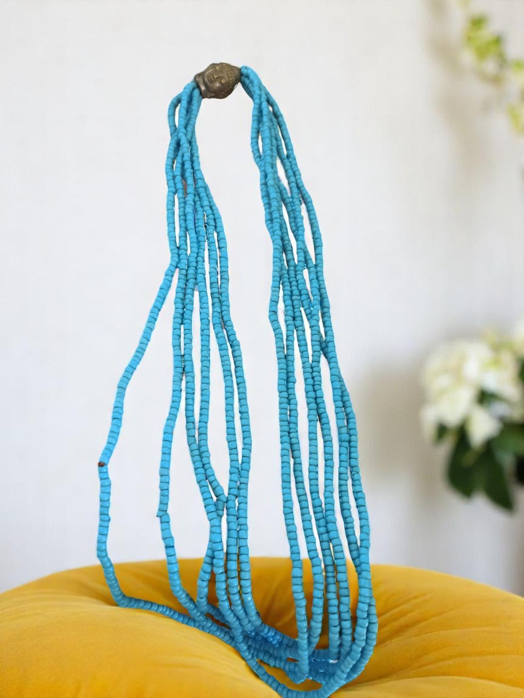 Collier vintage multi-rangs perles turquoises fermoir tête Asie, bijou ethnique