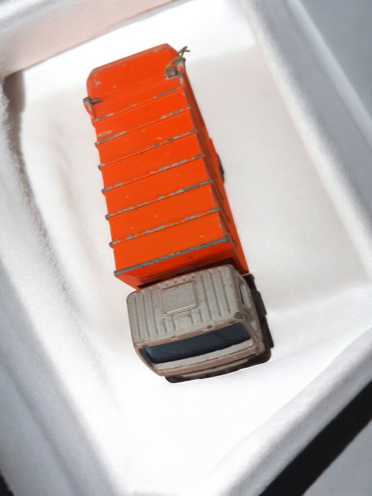 Camion miniature ancien, rétro orange gris, jouet vintage métal pour collection
