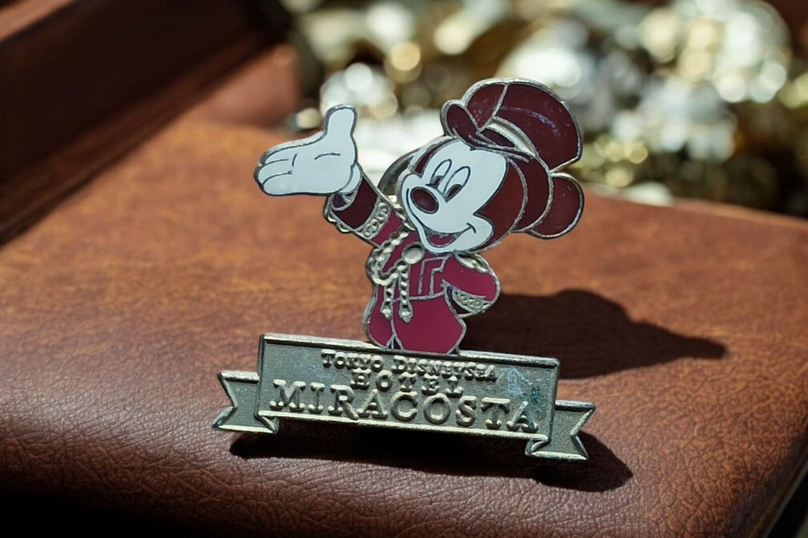 Pin's Tokyo Disneyland Hotel Miracosta Mickey vintage émaillé rare Disney