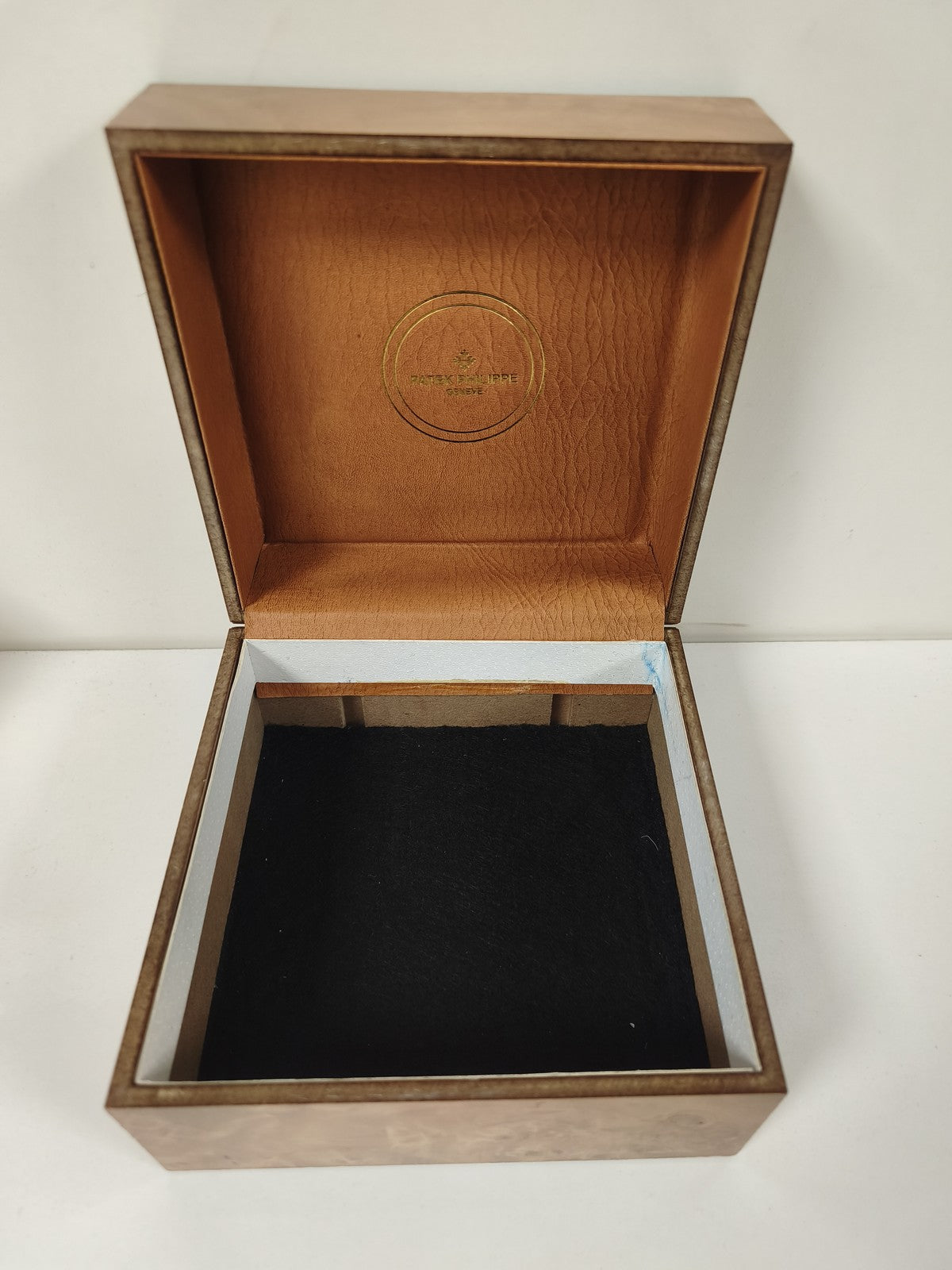 Boîte vide pour montre Patek Philippe, finition bois clair, d?occasion