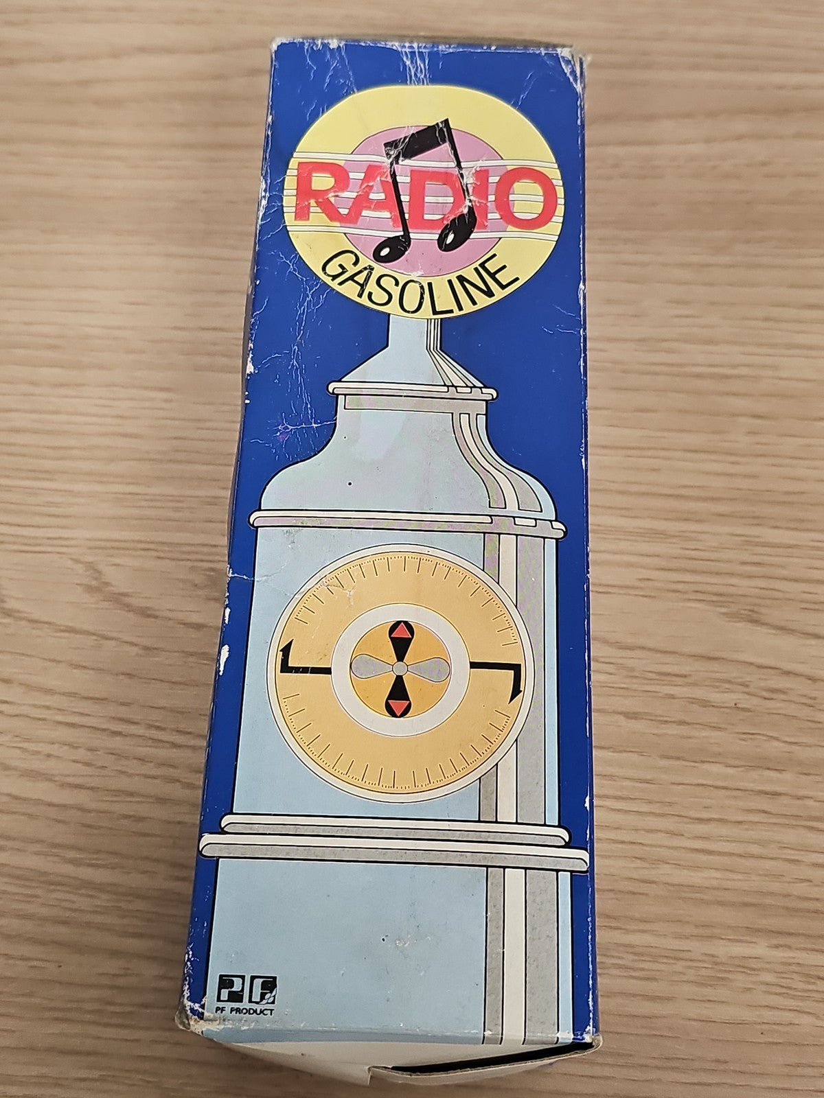 Radio vintage FM pompe à essence jaune style rétro années 80 Frontier