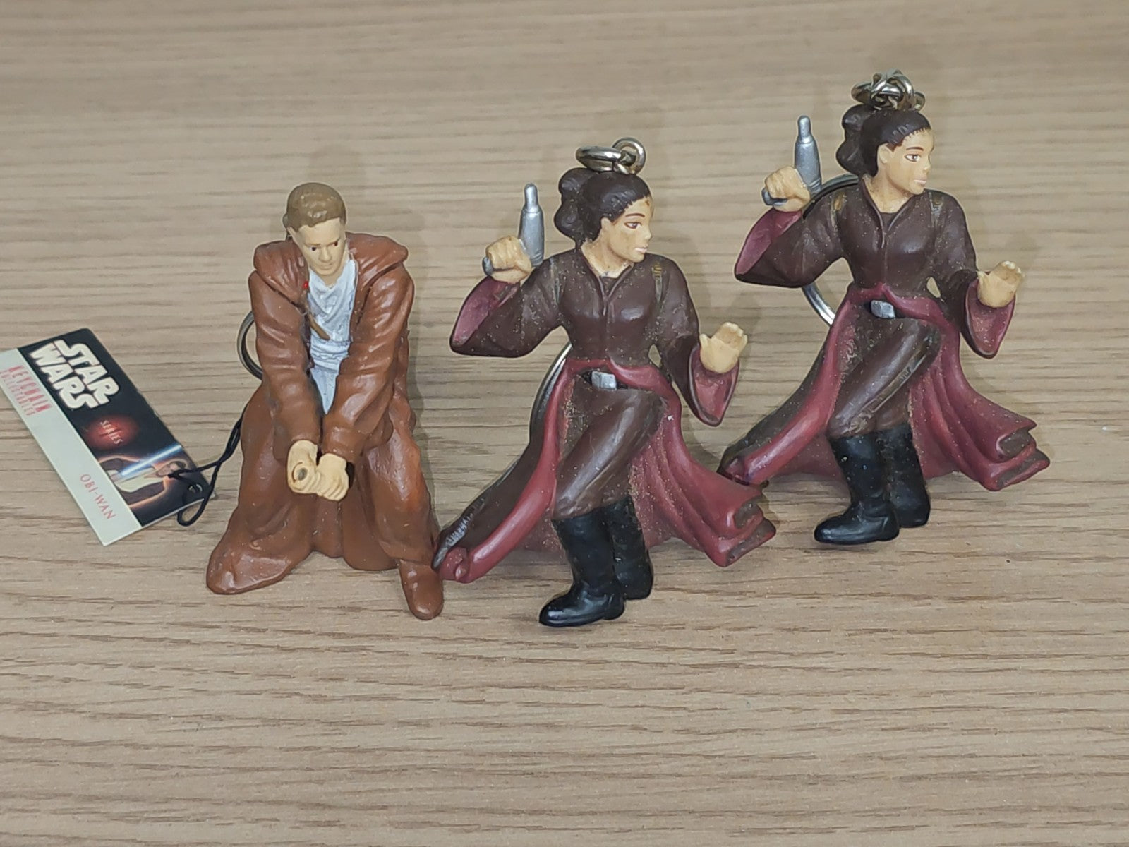 Lot 3 porte-clés Star Wars personnages films saga accessoires geek fans