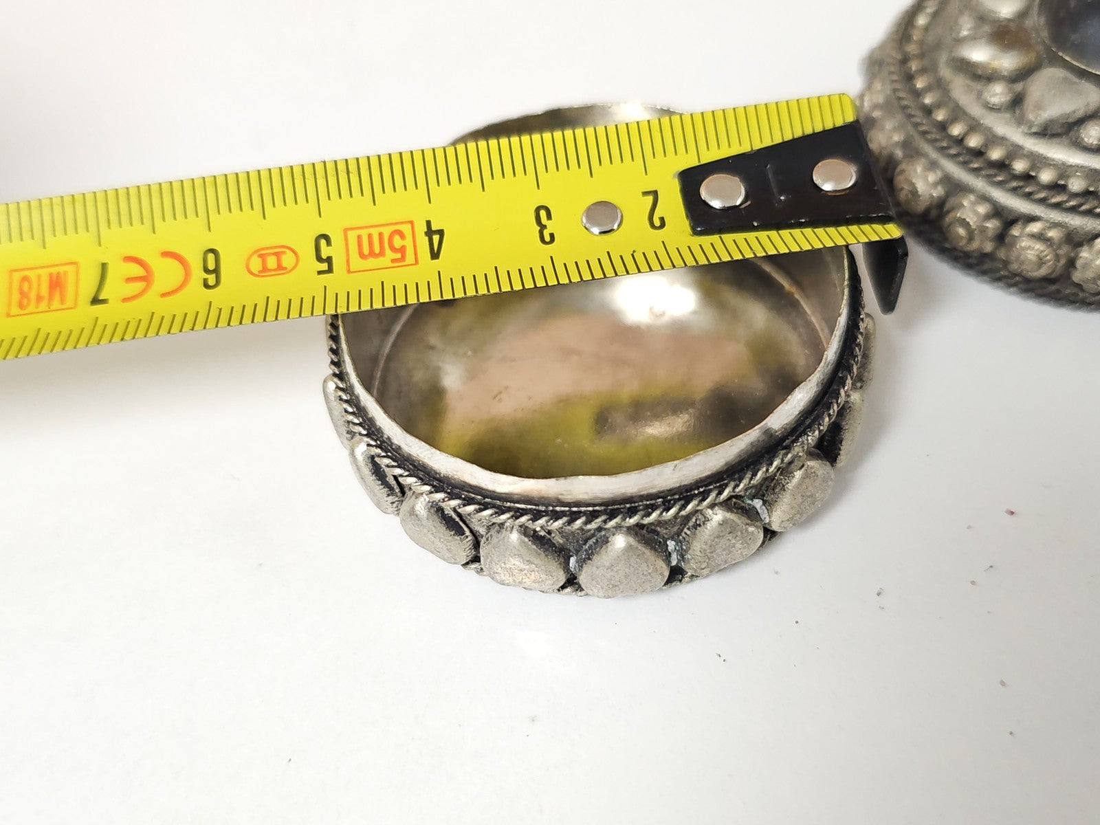 Boîte à bijoux berbère ancienne vintage, objet de collection ethnique rétro déco