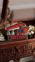 Pin's vintage station-service TOTAL émaillé rétro années 80 collector
