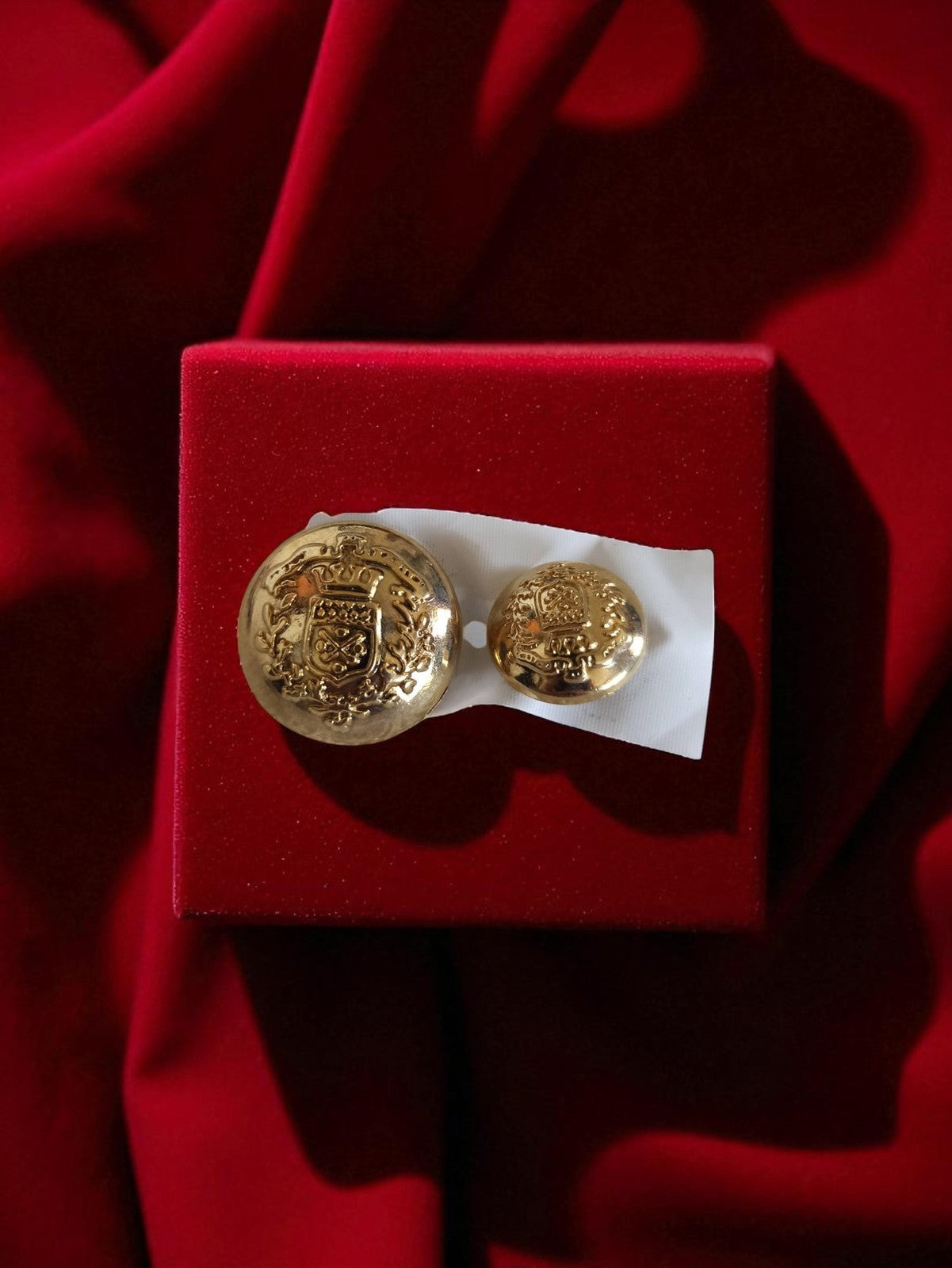Lot of 2 antique golden buttons, coat of arms in relief, France, vintage, retro, decor