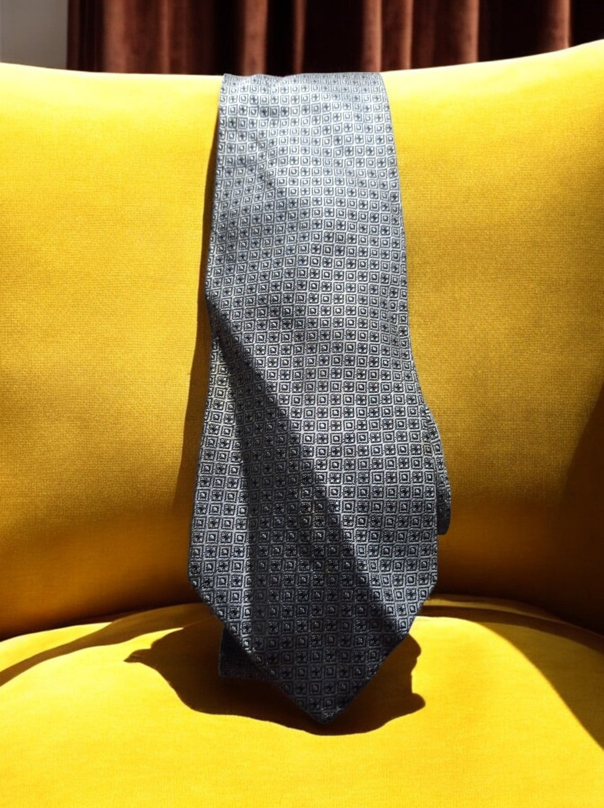 Cravate vintage Sitapura soie motif géométrique gris élégant rétro homme